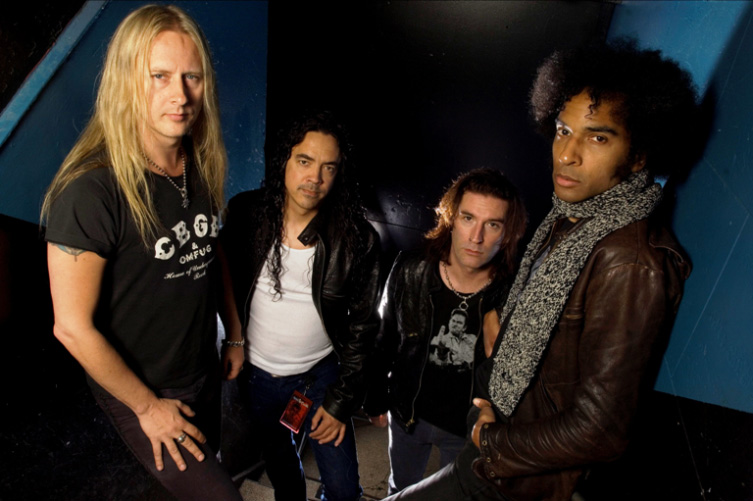 Alice In Chains spilte på Sentrum Scene i går. Da spinner tankene.